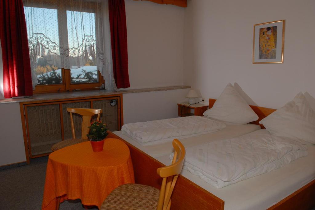 Hotel Gasthof Zum Neubau Kißlegg Oda fotoğraf