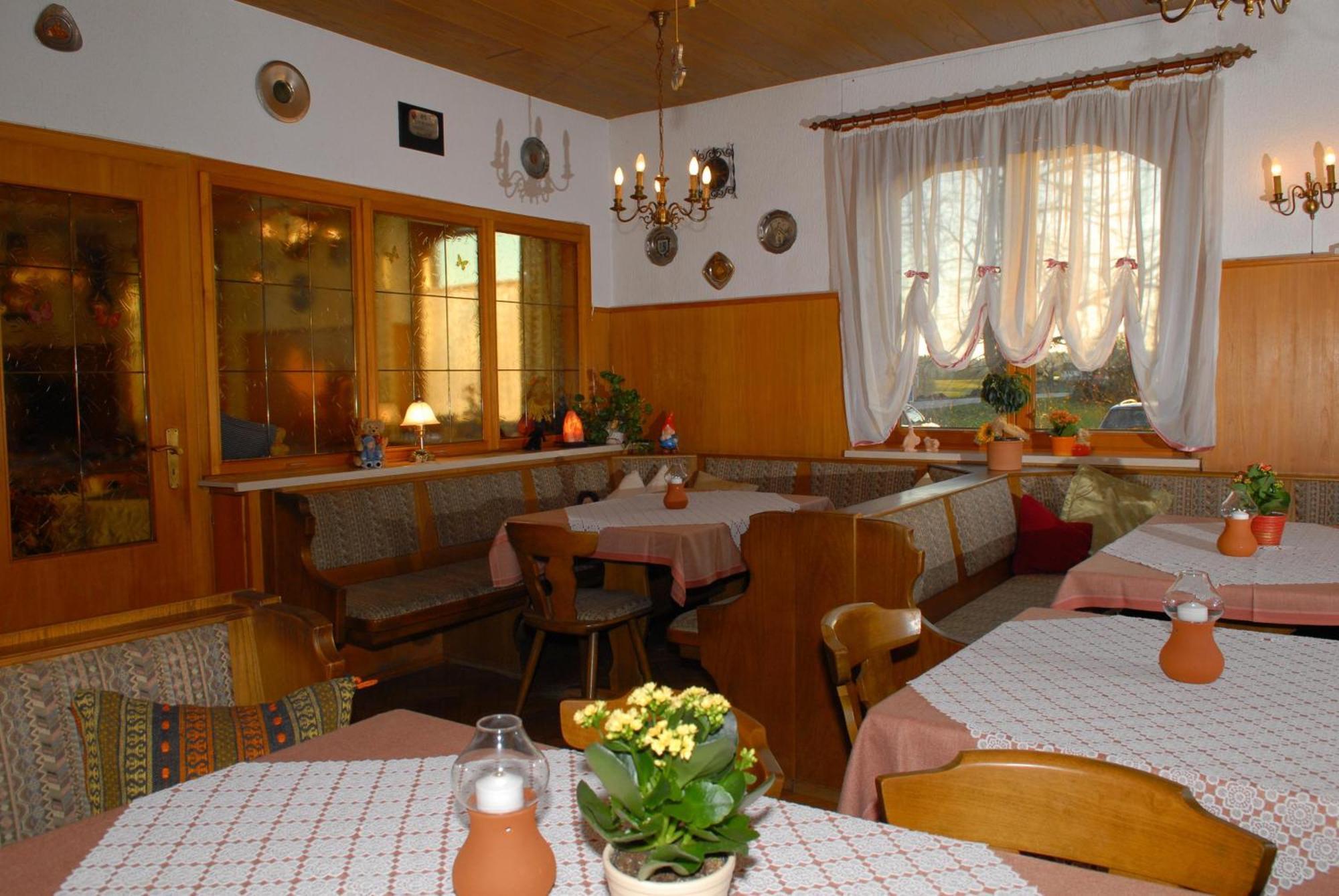 Hotel Gasthof Zum Neubau Kißlegg Dış mekan fotoğraf