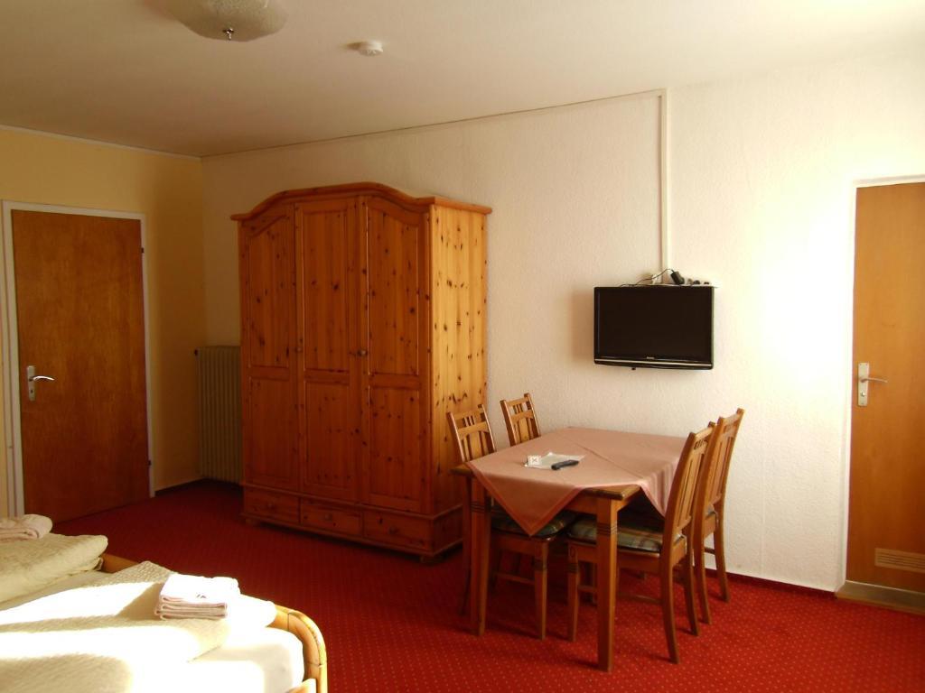 Hotel Gasthof Zum Neubau Kißlegg Oda fotoğraf